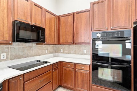 House in Apopka, Florida 4 bedrooms, 260.13 sq.m. № 2349514 - photo 19