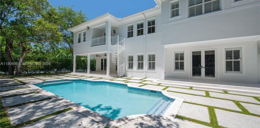 Casa en Coral Gables, Florida 7 dormitorios, 521.74 m2 № 2192114