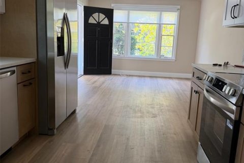 Villa ou maison à louer à Saint Petersburg, Floride: 2 chambres, 76.74 m2 № 2105332 - photo 8