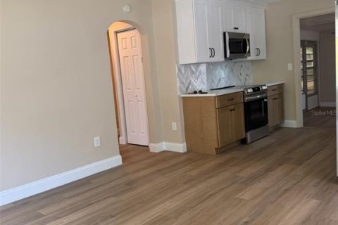 Villa ou maison à louer à Saint Petersburg, Floride: 2 chambres, 76.74 m2 № 2105332 - photo 6