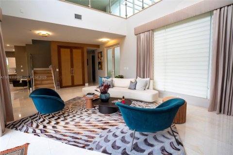 Villa ou maison à vendre à Doral, Floride: 6 chambres, 452.81 m2 № 1794511 - photo 13