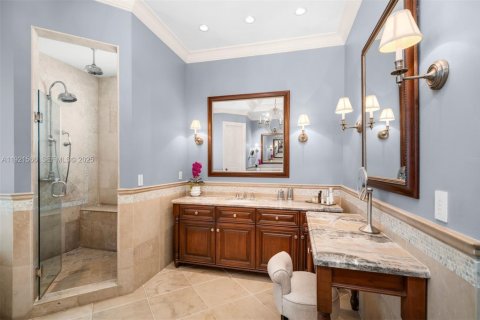 Casa en venta en Miami, Florida, 7 dormitorios, 646.79 m2 № 1982790 - foto 11