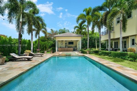 Casa en venta en Miami, Florida, 7 dormitorios, 646.79 m2 № 1982790 - foto 24