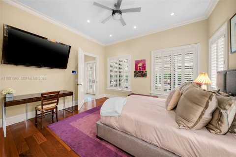 Casa en venta en Miami, Florida, 7 dormitorios, 646.79 m2 № 1982790 - foto 14