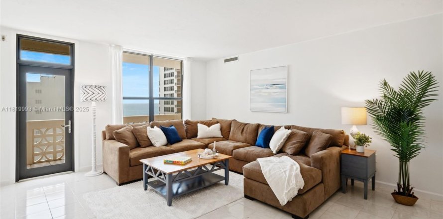 Condo in Bal Harbour, Florida, 2 bedrooms  № 1961338