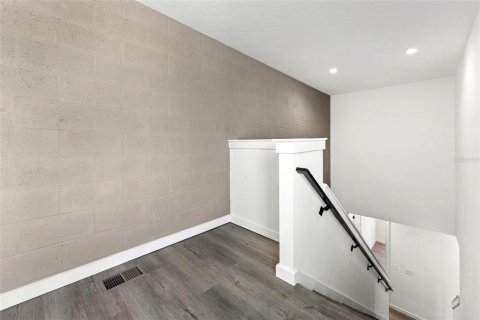 Townhouse in Tampa, Florida 3 bedrooms, 213.12 sq.m. № 2418589 - photo 29