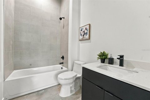Townhouse in Tampa, Florida 3 bedrooms, 213.12 sq.m. № 2418589 - photo 7