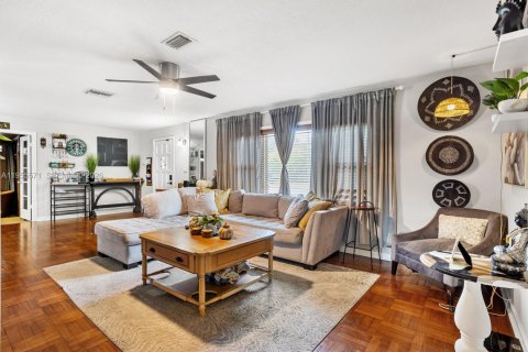 Villa ou maison à vendre à Orlando, Floride: 3 chambres, 144.93 m2 № 2010329 - photo 6