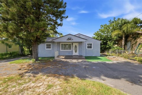 Commercial property in Tampa, Florida 5 bedrooms, 159.51 sq.m. № 2220219 - photo 3