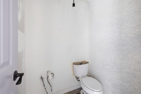 Commercial property in Tampa, Florida 5 bedrooms, 159.51 sq.m. № 2220219 - photo 15