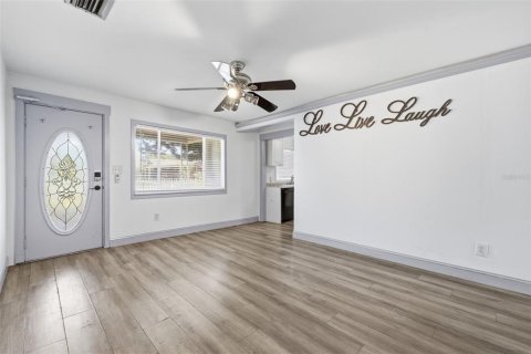 Commercial property in Tampa, Florida 5 bedrooms, 159.51 sq.m. № 2220219 - photo 6