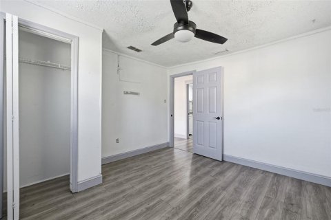 Commercial property in Tampa, Florida 5 bedrooms, 159.51 sq.m. № 2220219 - photo 21