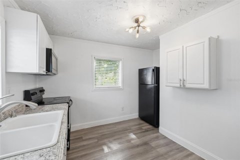 Commercial property in Tampa, Florida 5 bedrooms, 159.51 sq.m. № 2220219 - photo 11