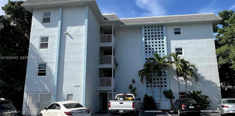 Appartement à Pompano Beach, Floride 1 chambre, 83.61 m2 № 1986441