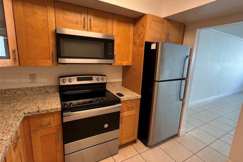 Appartement à louer à Pompano Beach, Floride: 1 chambre, 83.61 m2 № 1986441 - photo 13