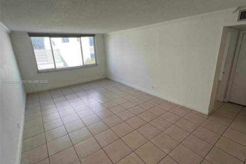 Appartement à louer à Pompano Beach, Floride: 1 chambre, 83.61 m2 № 1986441 - photo 4