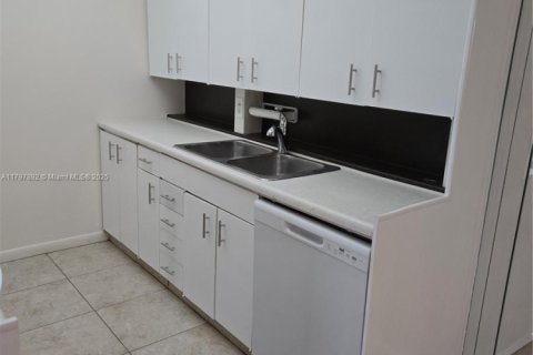 Condo in Coconut Creek, Florida, 1 bedroom  № 1738284 - photo 8