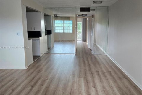 Condo in Coconut Creek, Florida, 1 bedroom  № 1738284 - photo 4