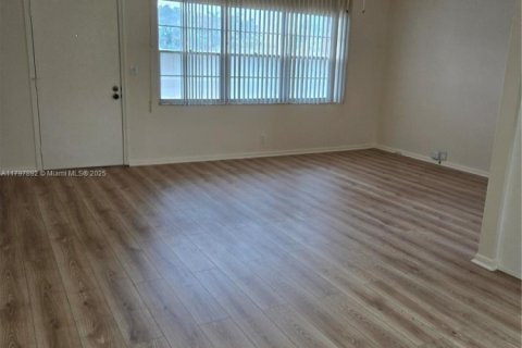 Condo in Coconut Creek, Florida, 1 bedroom  № 1738284 - photo 6