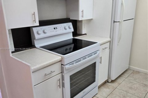 Condo in Coconut Creek, Florida, 1 bedroom  № 1738284 - photo 7