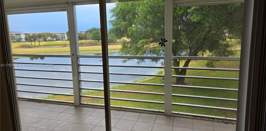 Condo in Coconut Creek, Florida, 1 bedroom  № 1738284