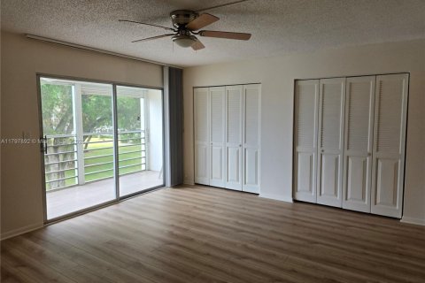 Condo in Coconut Creek, Florida, 1 bedroom  № 1738284 - photo 5