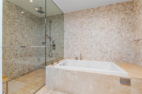 Купить кондоминиум в Майами, Флорида 2 спальни, 117.52м2, № 2089660 - фото 9