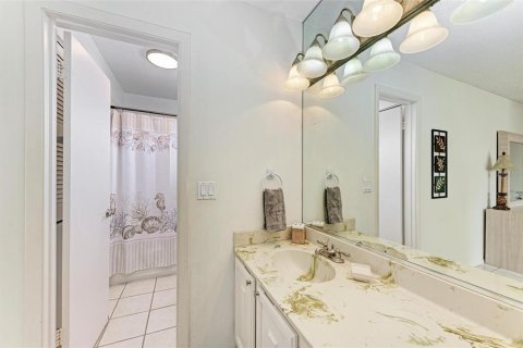 Купить кондоминиум в Сарасота, Флорида 8 комнат, 123.75м2, № 1300485 - фото 16