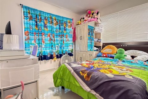 House in Cutler Bay, Florida 3 bedrooms, 96.62 sq.m. № 2087228 - photo 12