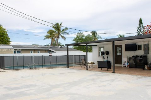 House in Cutler Bay, Florida 3 bedrooms, 96.62 sq.m. № 2087228 - photo 23