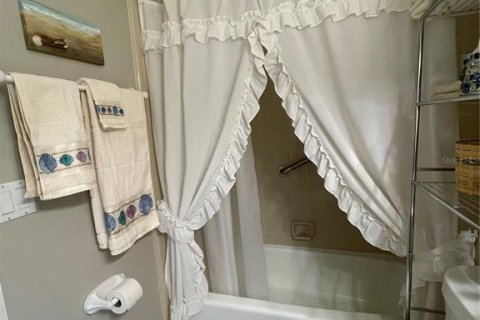 Купить кондоминиум в Пунта-Горда, Флорида 5 комнат, 98.29м2, № 2212501 - фото 29