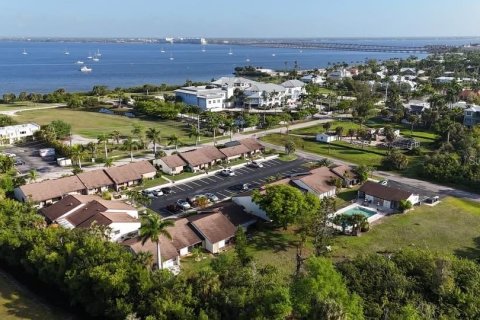Condominio en Punta Gorda, Florida, 2 dormitorios № 2212501