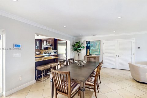 House in Palmetto Bay, Florida 3 bedrooms, 211.26 sq.m. № 1727000 - photo 6