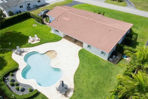 House in Palmetto Bay, Florida 3 bedrooms, 211.26 sq.m. № 1727000 - photo 30