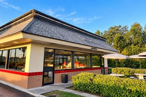 Immobilier commercial à louer à Brooksville, Floride: 272.58 m2 № 2380917 - photo 2