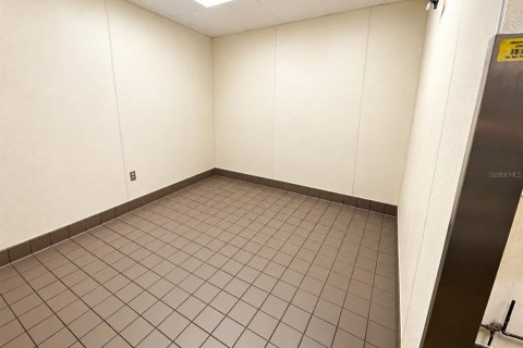 Immobilier commercial à louer à Brooksville, Floride: 272.58 m2 № 2380917 - photo 15