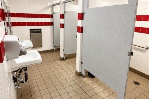 Immobilier commercial à louer à Brooksville, Floride: 272.58 m2 № 2380917 - photo 13