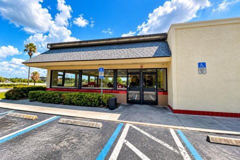 Immobilier commercial à louer à Brooksville, Floride: 272.58 m2 № 2380917 - photo 5