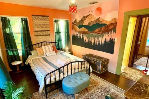 Commercial property in Miami, Florida № 2017035 - photo 23