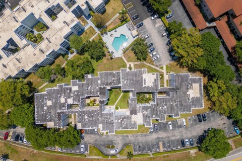 Condo in Plantation, Florida, 2 bedrooms  № 1872090 - photo 26
