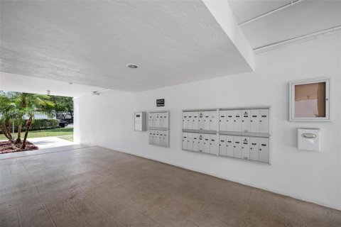Condo in Plantation, Florida, 2 bedrooms  № 1872090 - photo 25