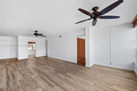 Condo in Plantation, Florida, 2 bedrooms  № 1872090 - photo 4