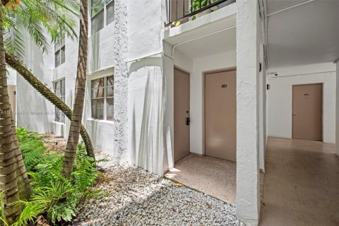 Condo in Plantation, Florida, 2 bedrooms  № 1872090 - photo 2