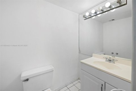 Condo in Plantation, Florida, 2 bedrooms  № 1872090 - photo 22