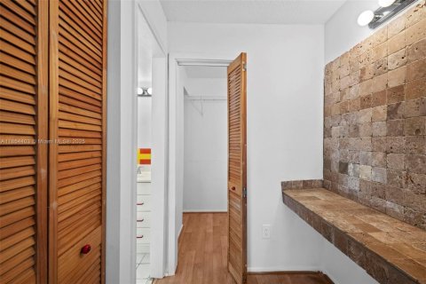 Condo in Plantation, Florida, 2 bedrooms  № 1872090 - photo 15