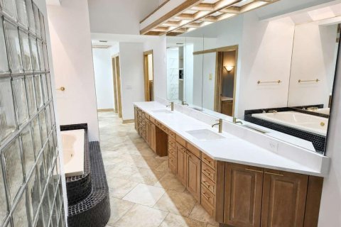 Casa en venta en Palm Harbor, Florida, 4 dormitorios, 387.12 m2 № 2110279 - foto 10
