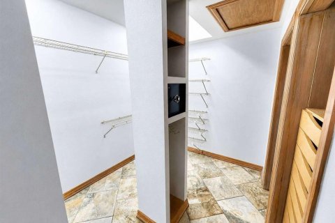 Casa en venta en Palm Harbor, Florida, 4 dormitorios, 387.12 m2 № 2110279 - foto 13