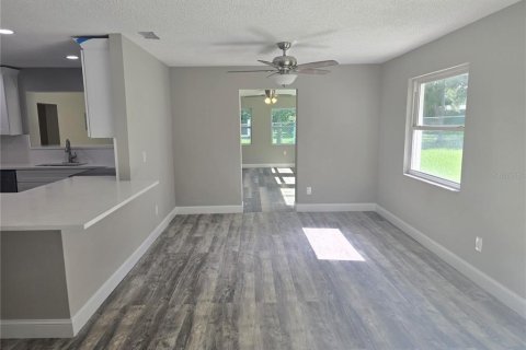 House in Palm Harbor, Florida 3 bedrooms, 220.64 sq.m. № 1824491 - photo 8