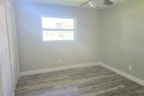 House in Palm Harbor, Florida 3 bedrooms, 220.64 sq.m. № 1824491 - photo 19
