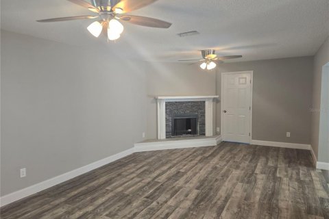 House in Palm Harbor, Florida 3 bedrooms, 220.64 sq.m. № 1824491 - photo 13
